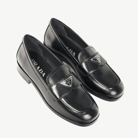 Prada Nero Spazzolato Brushed Leather Logo Loafers - Picture 1 of 12